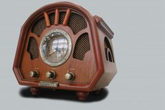 古旧的收音机图片